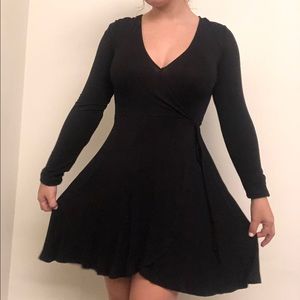 Forever 21 Long Sleeve Black Wrap Dress